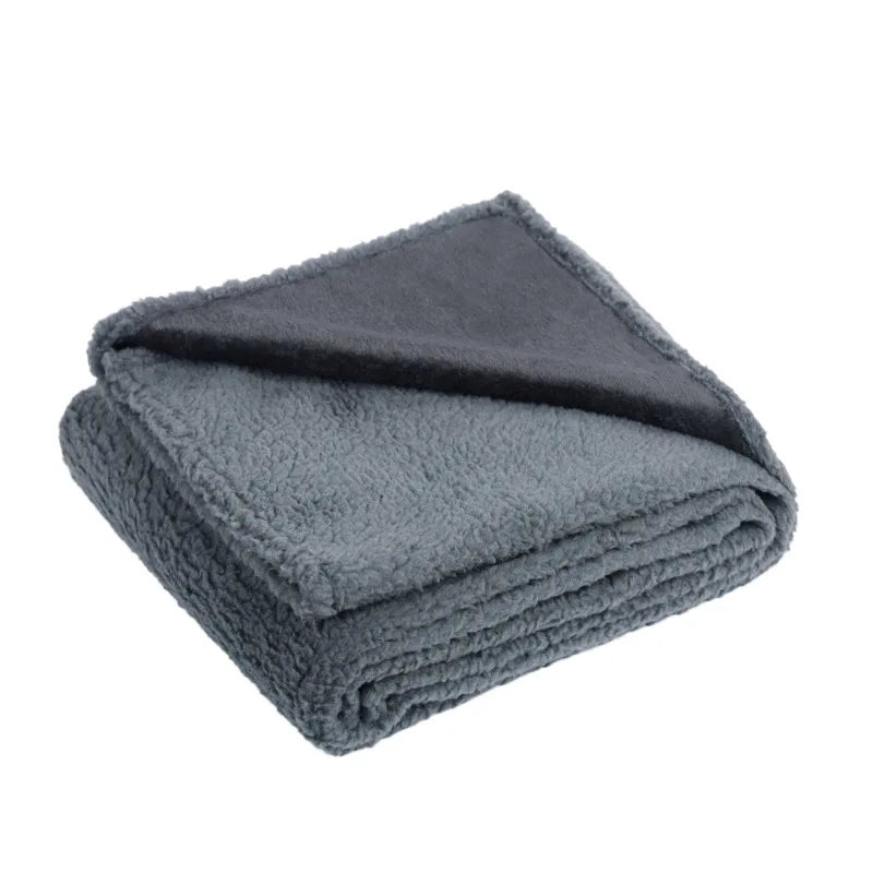Soft Comfortable Warm Pet Sleeping Blanket Flannel Lambskin Dog Blanket Thicken Waterproof Cats and Dogs Mat Dog Accessories